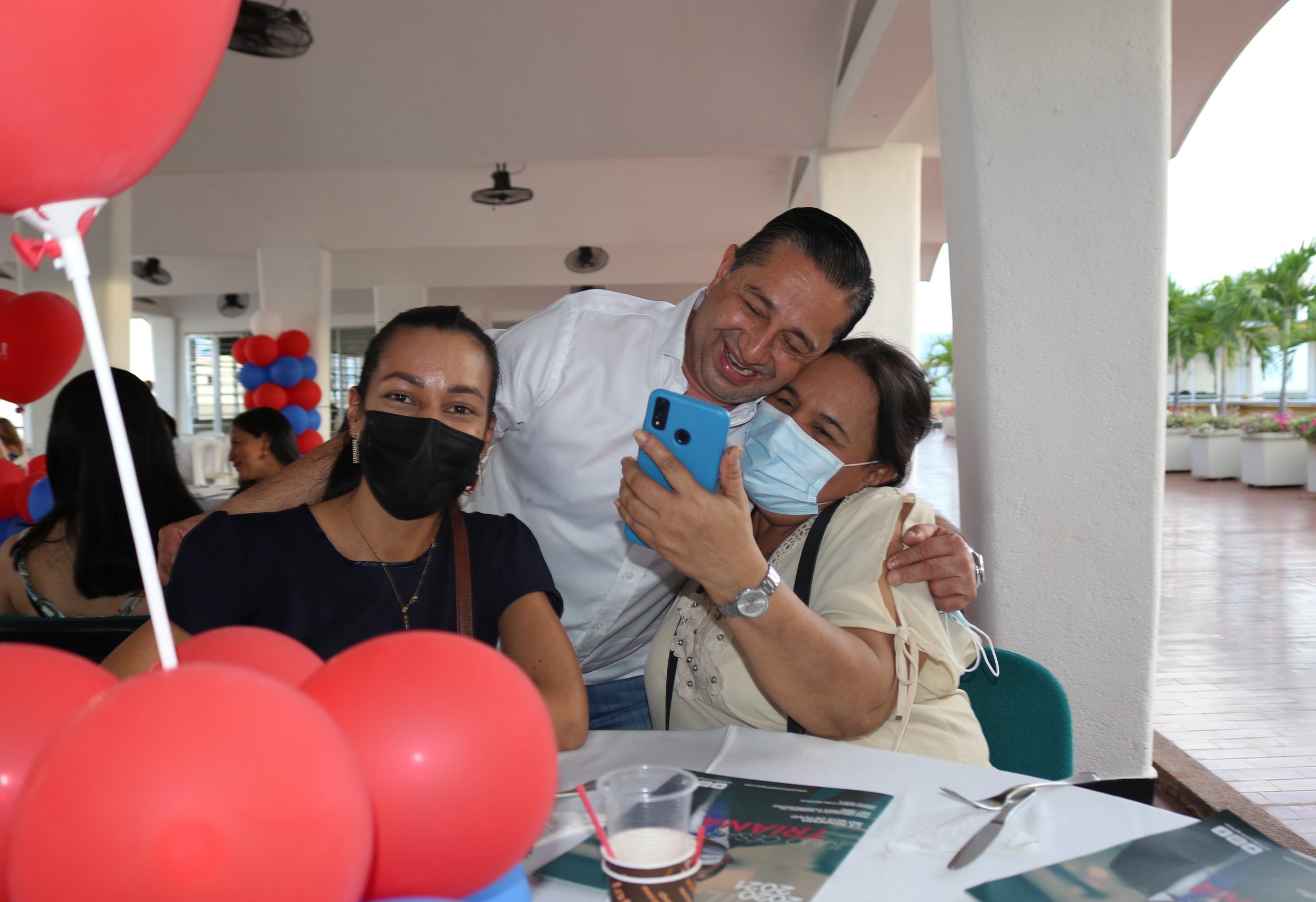 Amor y Amistad con las mujeres de Neiva